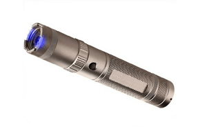 能夠保護(hù)你生命財(cái)產(chǎn)的防身電擊棍