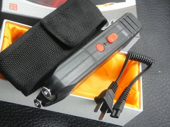 704型短款高壓防身電擊器 704型短款高壓防身電擊器